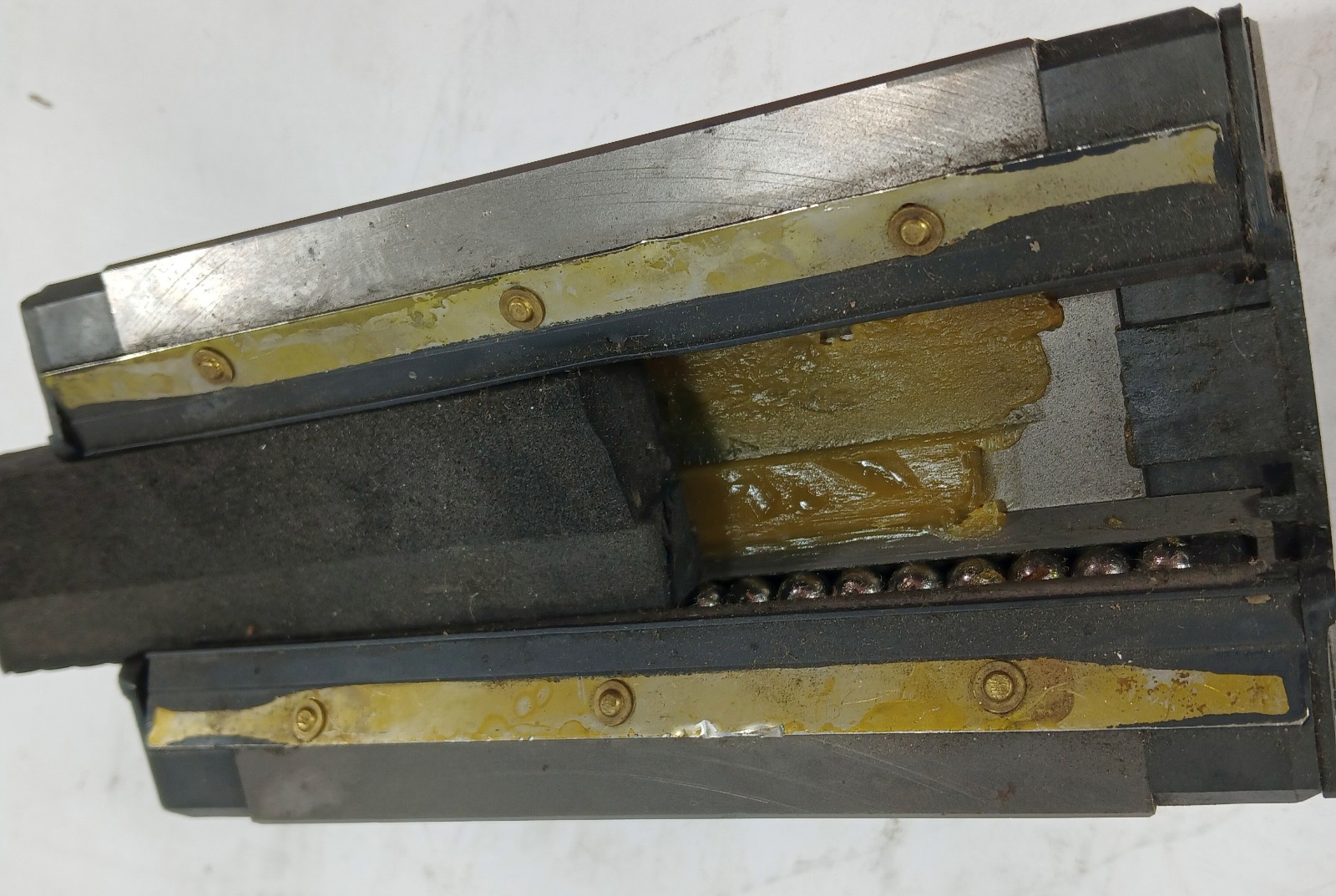 1 NEW THK HSR45 LINEAR BEARING BLOCK NNB ***MAKE OFFER***