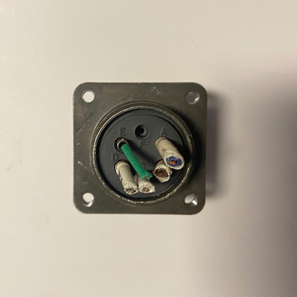 A lot of 5 Amphenol 9749 Cannon Connector 07418-MS25043-18D