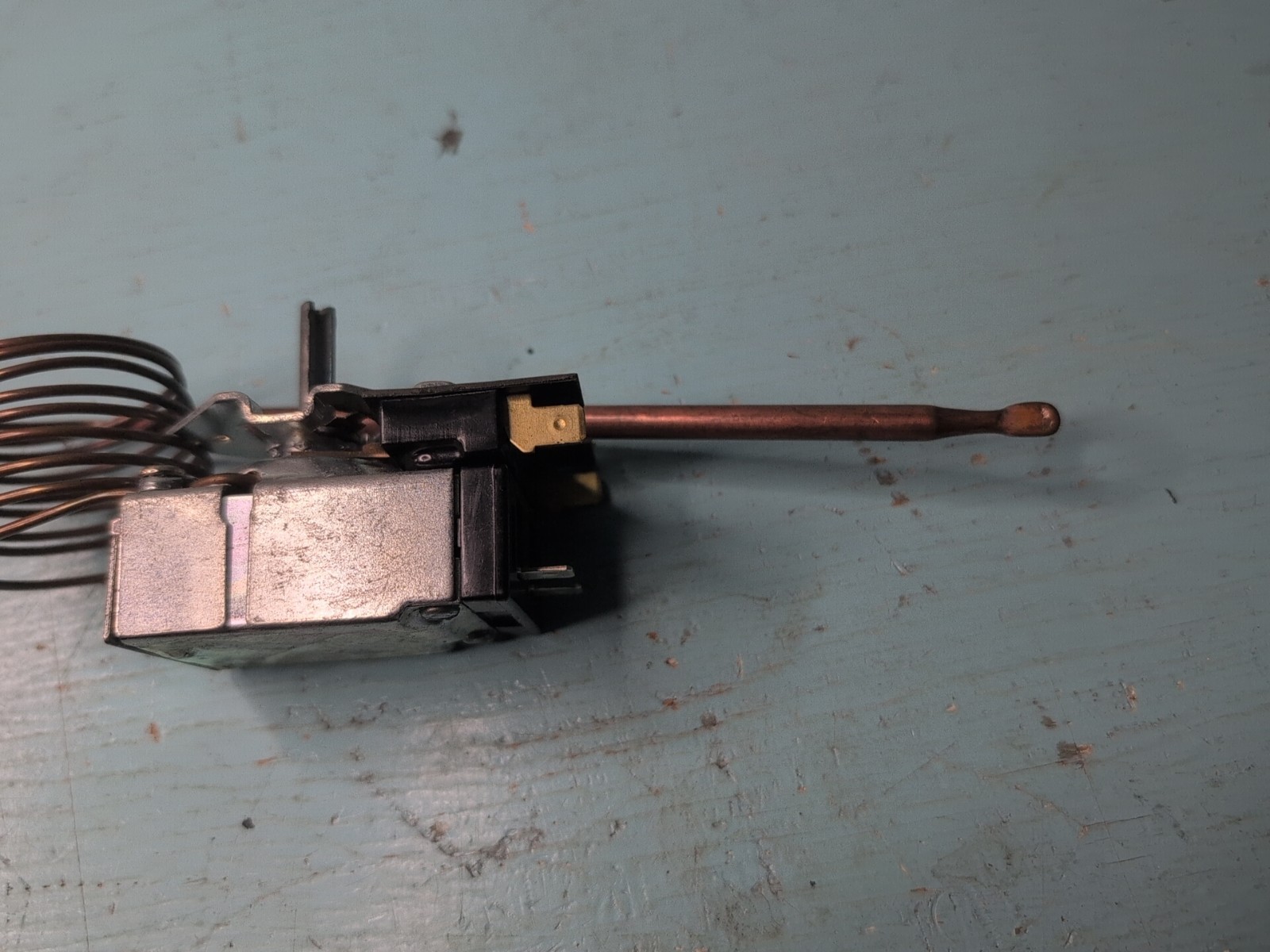 KA-604-48 Thermostat 5300-026 25A 250VAC MT 500F – Mexico – NOS – No Package