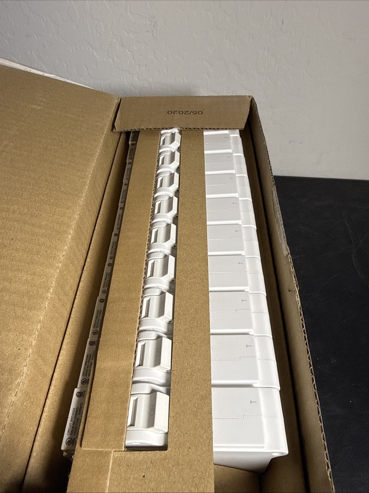 20pc Leviton LB120T 20 Amp 1-Pole Std Thermal Magnetic Branch Circuit Breaker
