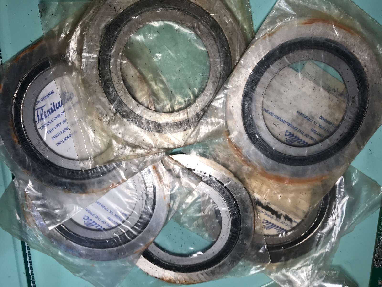 Lot of 17, FG, Flange Gasket, 3 sizes, 304L: 1 1/2″ 150, 2″ 150, 3″ 3/4/600