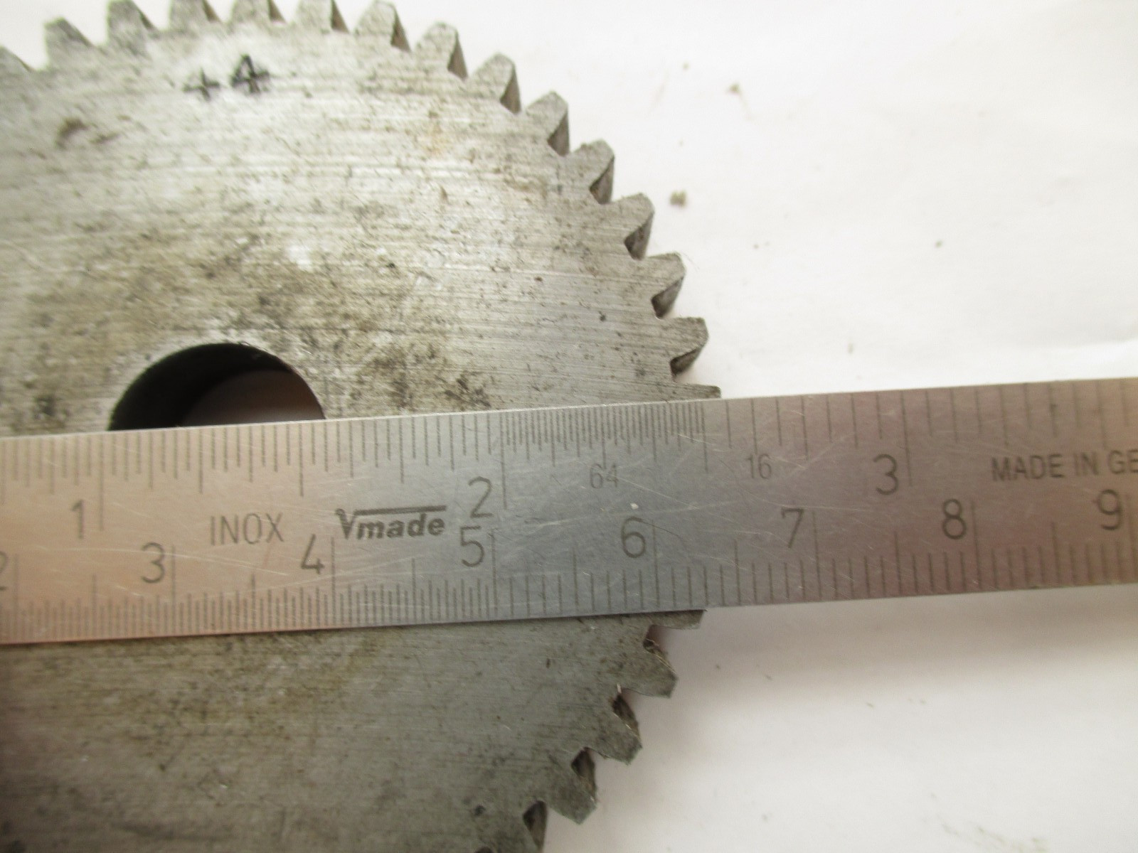 44 Tooth Spur Gear ~ 2-9/16″ by 3/8″. 9/16″ Inside Diameter