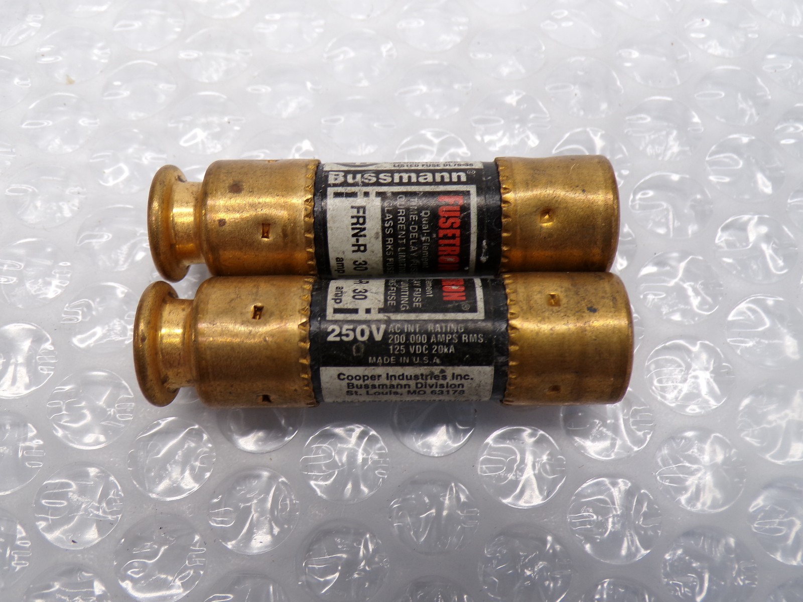 FUSETRON FRN-R-30 FUSE BLACK LOT OF 2 NSNP