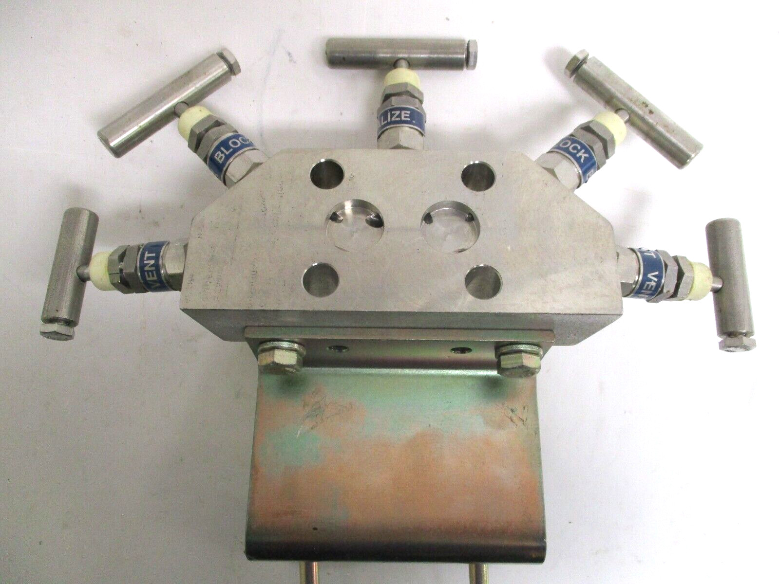 ANDERSON GREENWOOD , 5-VALVE MANIFOLD , MC5PVIS-4 , 6000 PSI , with BRACKET