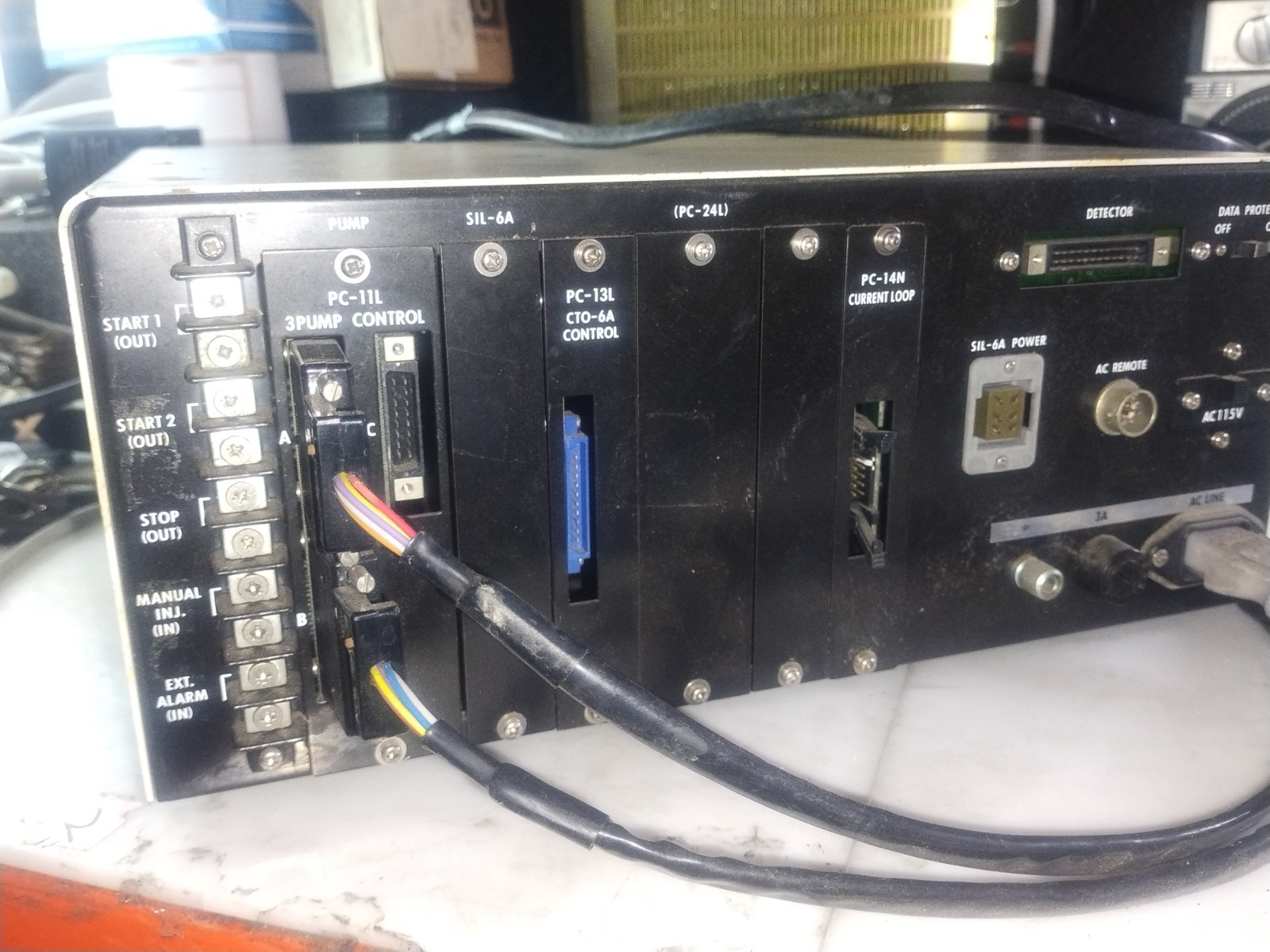 Shimadzu SCL-6A System Controller for Chromatography HPLC W/ Data Cables