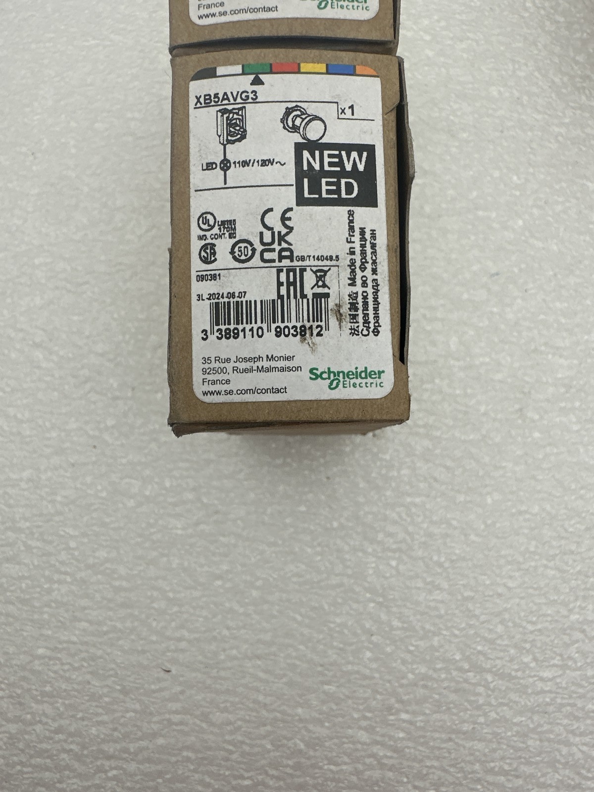 Schneider XB5AVG3 LED Push Button 110V 120V X4 Parts