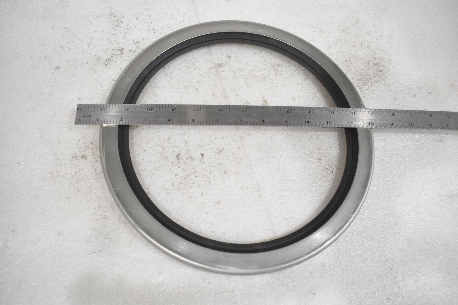 GARLOCK KLOZURE 21238-3997 MILL-RIGHT NITRILE OIL SEAL 64 X 3997, 10″SHAFT 12″OD