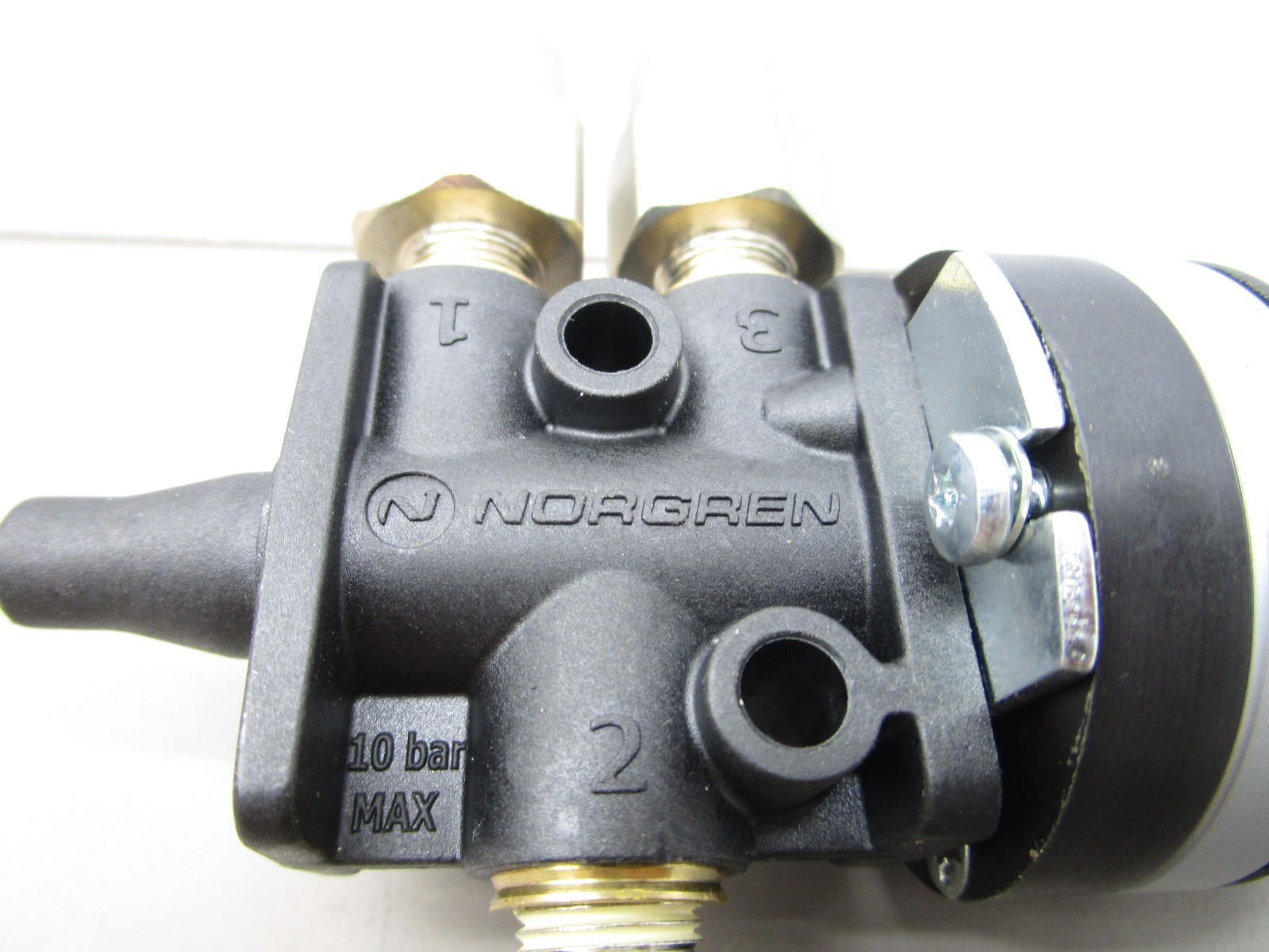 Norgren 265010C Pneumatic Control Valve Switch 72362