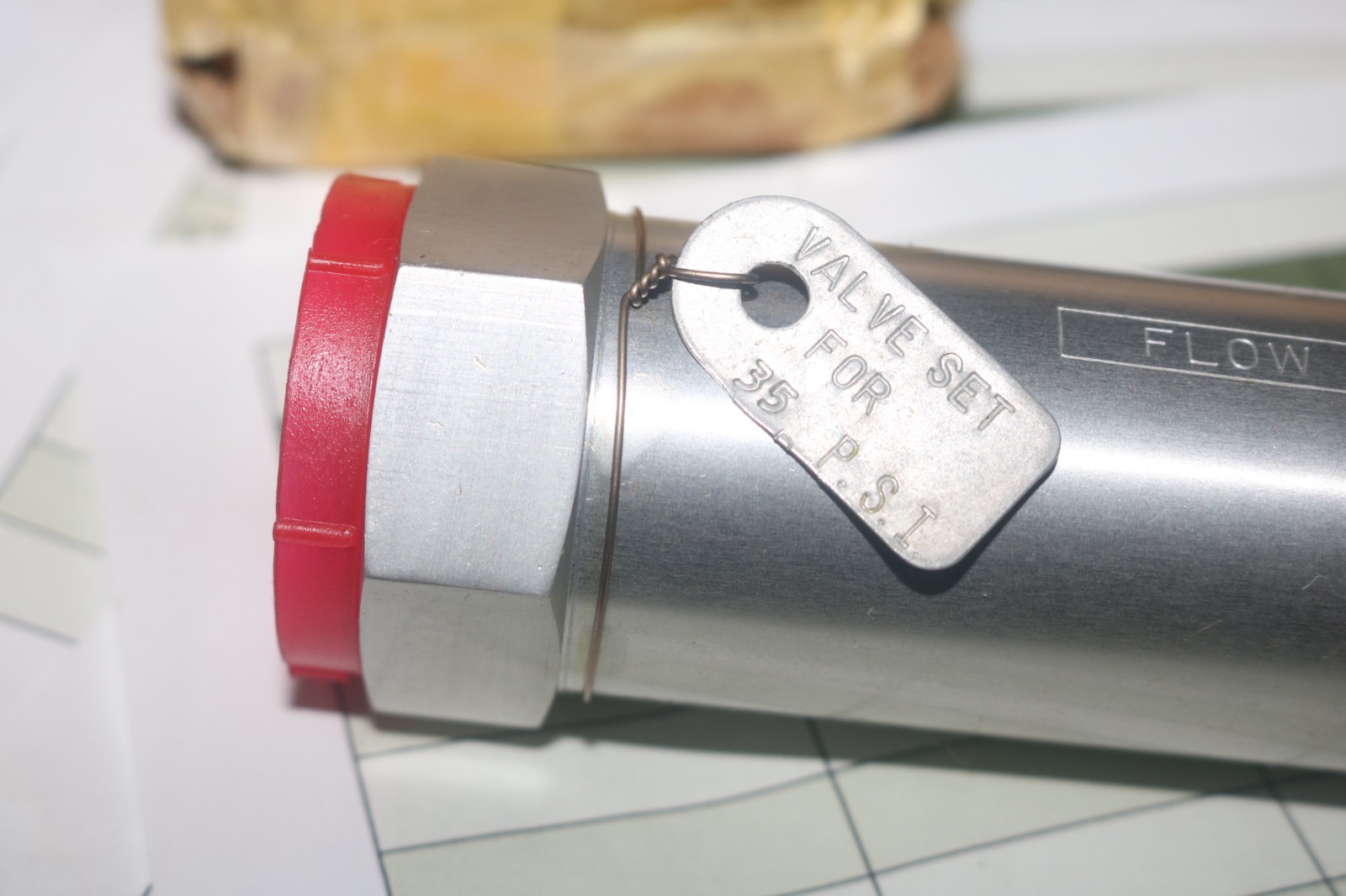 NOS Teledyne Parker 665-2-16D2 safety relief valve 4820-00-163-7745 35 PSI