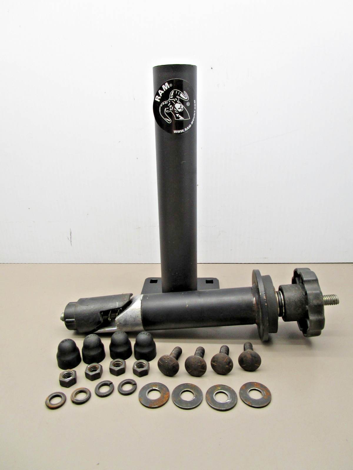RAM Mount RAM-VP Tele-Pole Assembly 9″ Lower and 4″ Upper Pole