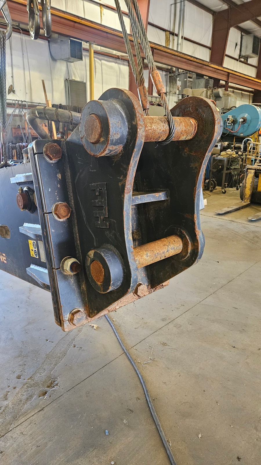 HURRICANE THB8000 HYDRAULIC HAMMER FOR 25-35 TON EXCAVATOR