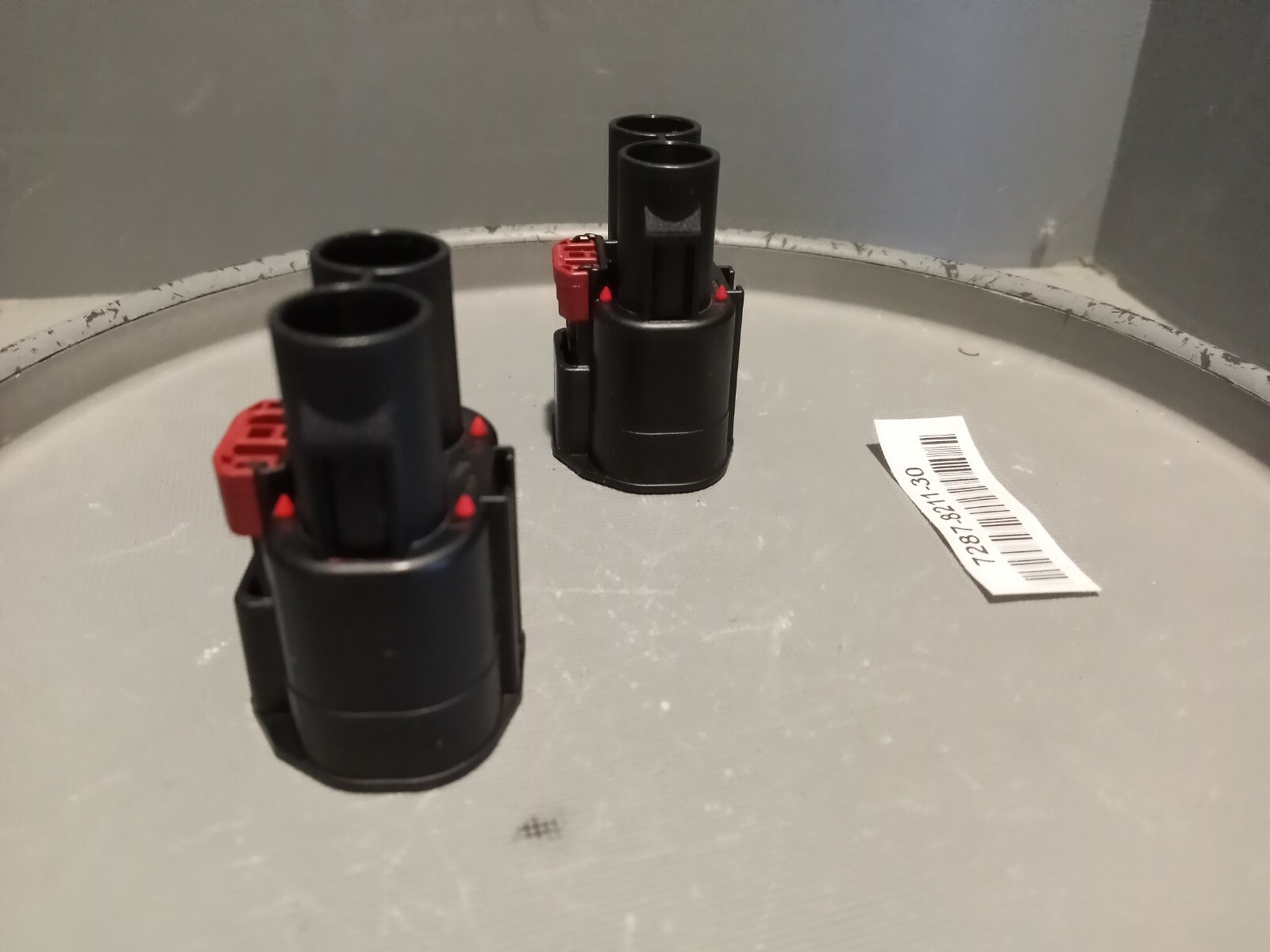Lot of 2 Yazaki 2-Way Female Connector, 7287-8211-30