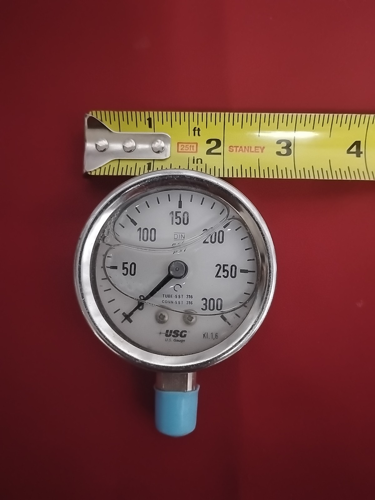 Ametek USG KI.1.6 2.5″ Liquid Filled Pressure Gauge KI.1.6 0 To 300 Psi