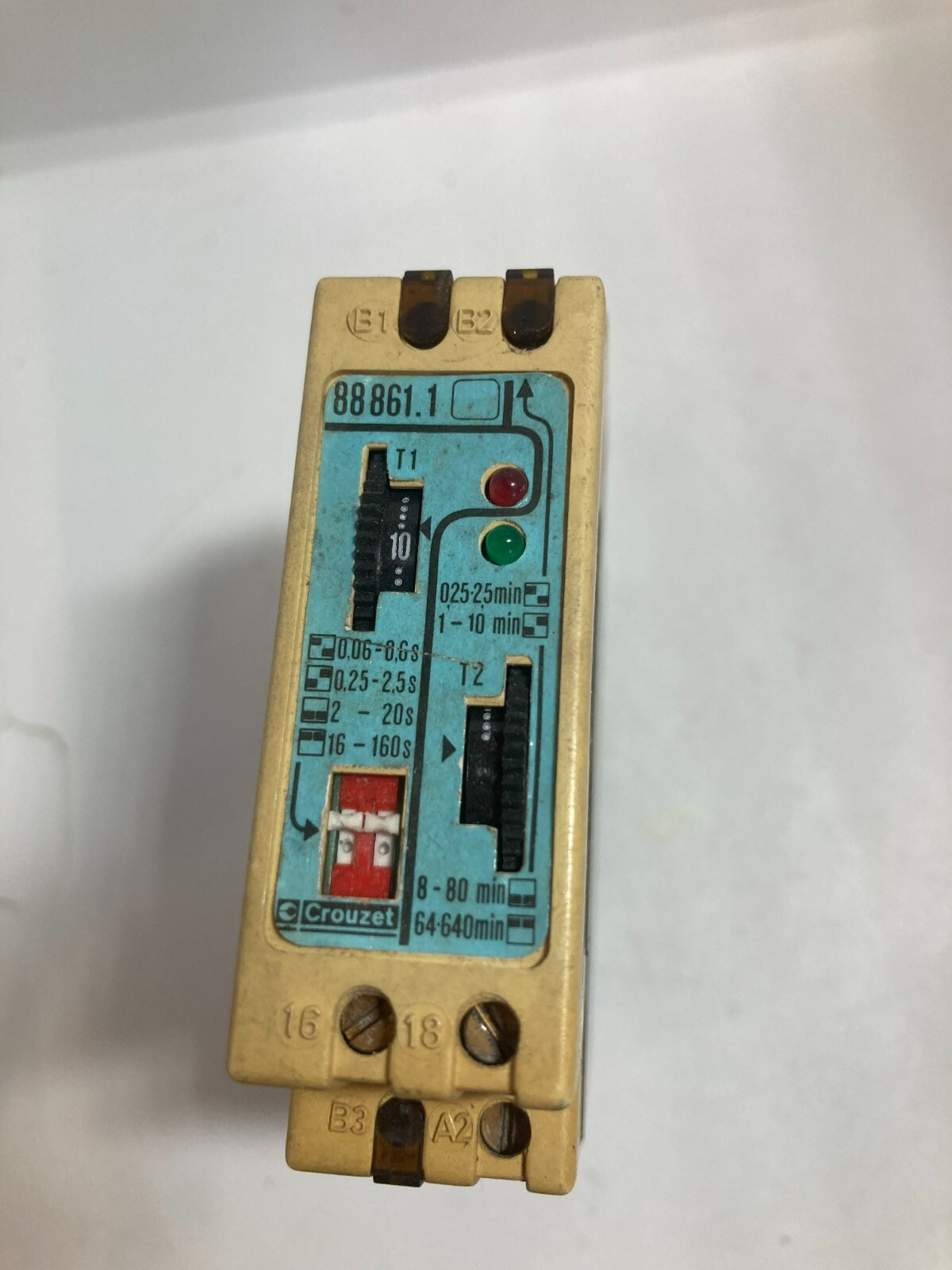 CROUZET 88.861.124 TIME DELAY RELAY 10A 220-240V 50/60HZ