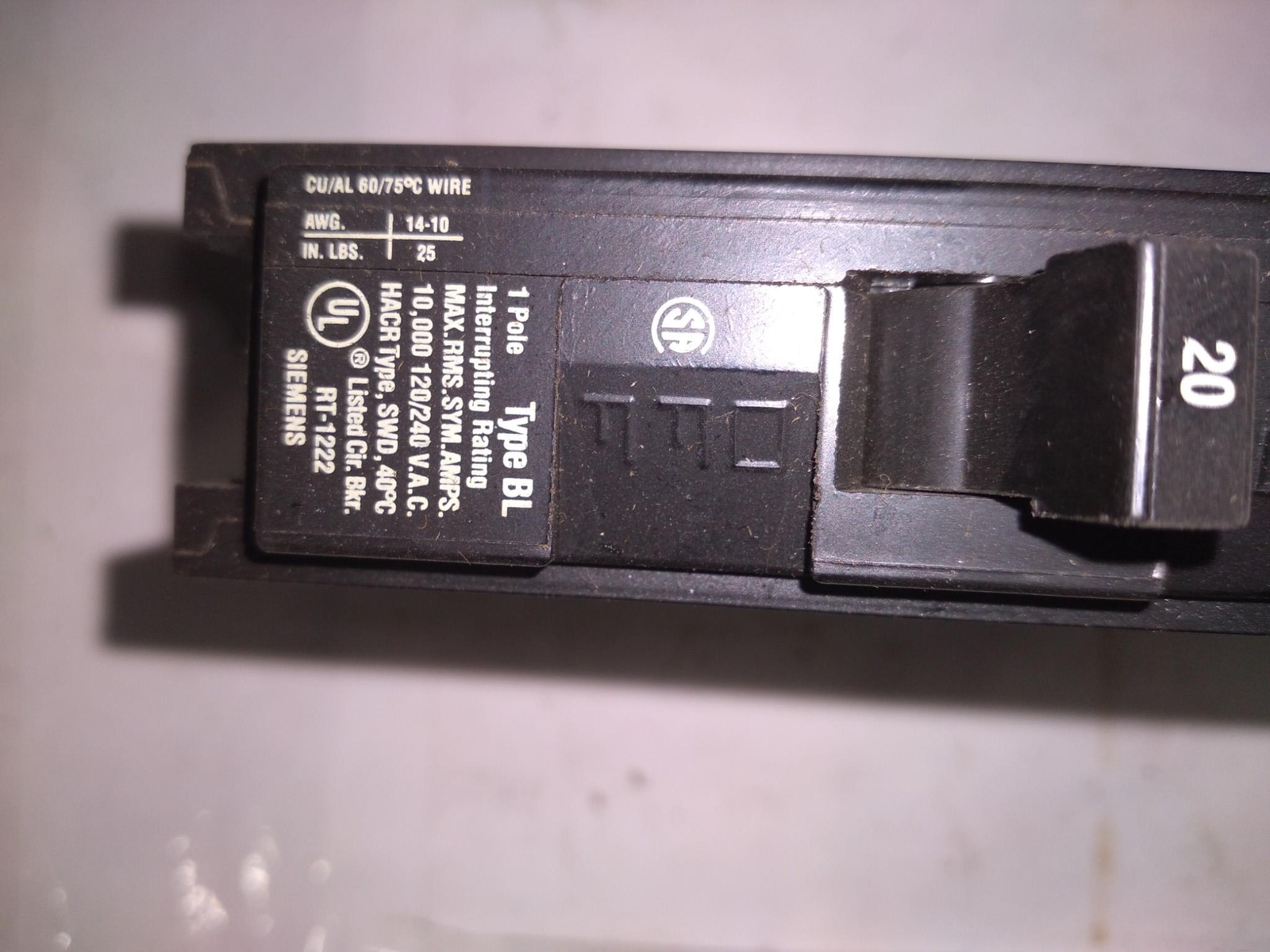 SIEMENS CIRCUIT BREAKER B120 20AMPS 1POLES 120/240VAC EACH….