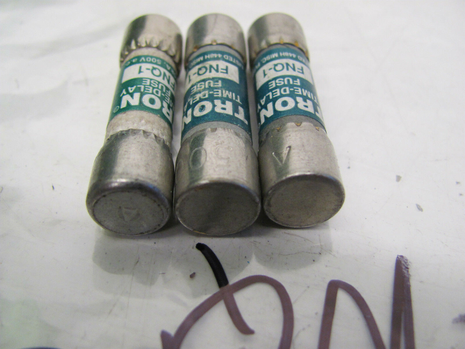 LOT OF 3 FUSETRON TIME DELAY FUSES FNQ-1 500V 1A