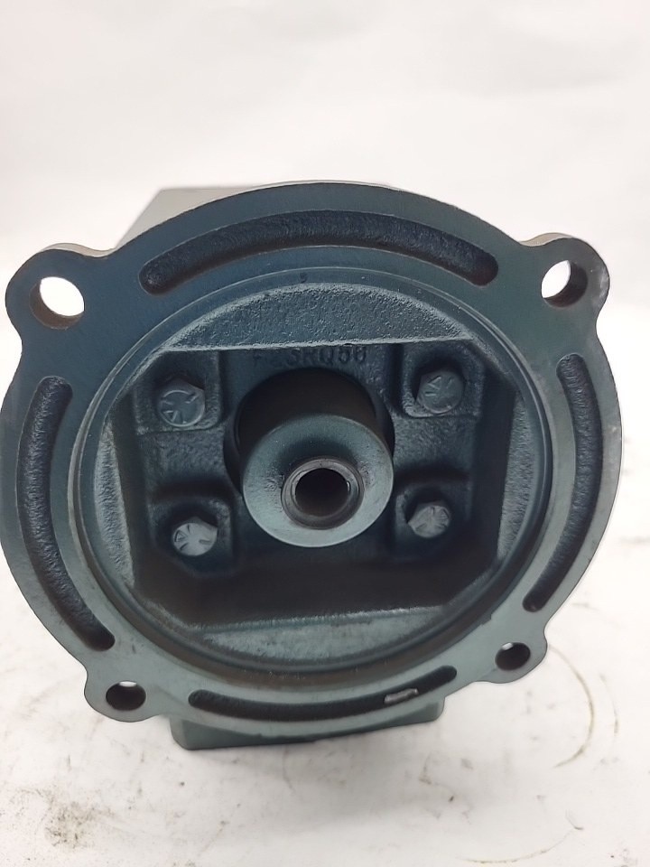 NEW GROVE GEAR HM0224-1 GEAR REDUCER 2.30 HP, FRME 56C, RATIO:1-15, 1750 RPM