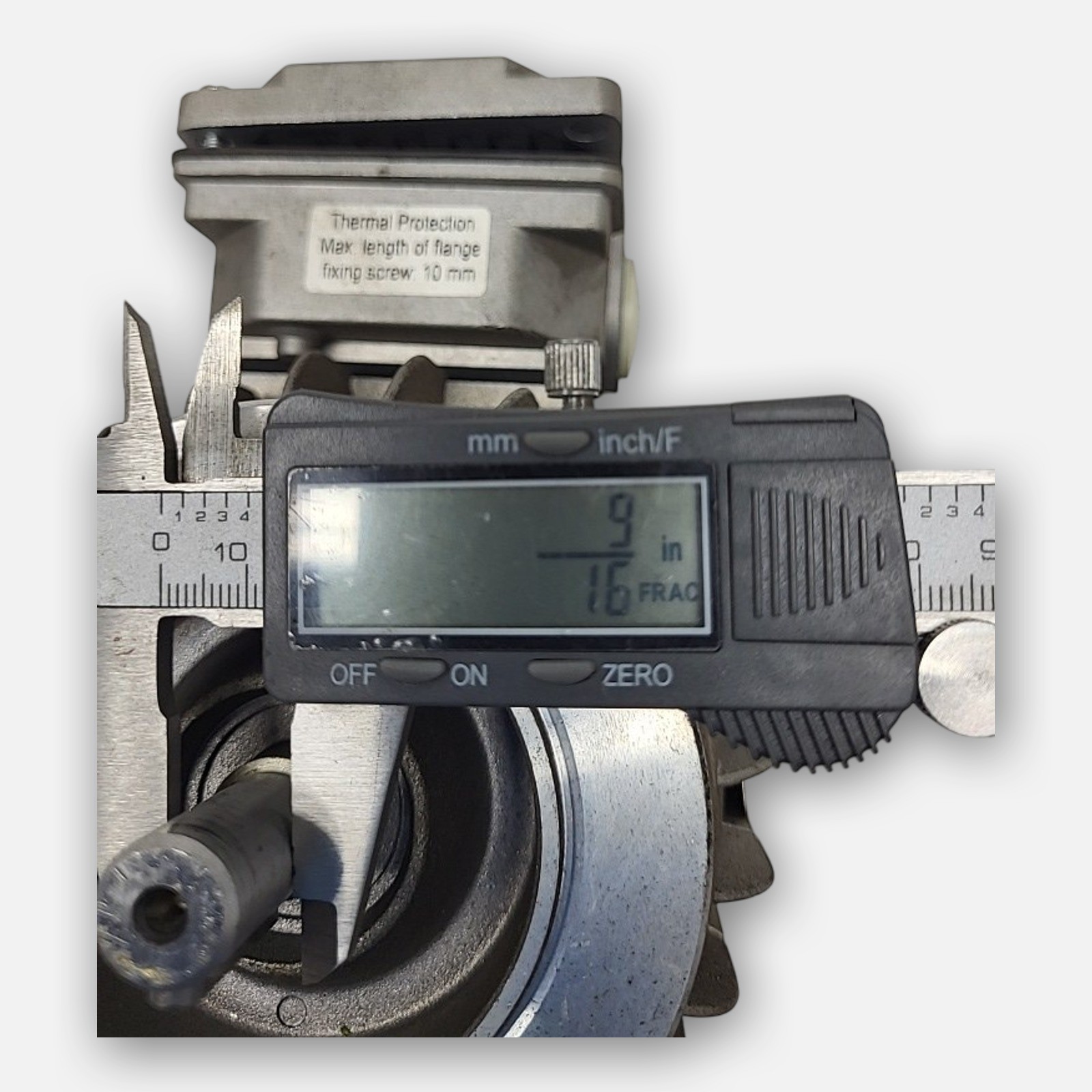 NEW REXROTH 9 842 503 590 MOTOR B18624589 230/400V, 2.1/1.2A, 0.37KW