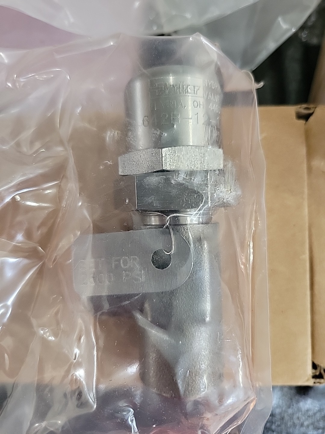 Parker 642B-12-1/4-2 Relief Valve 642B1214220jt24 1/4″