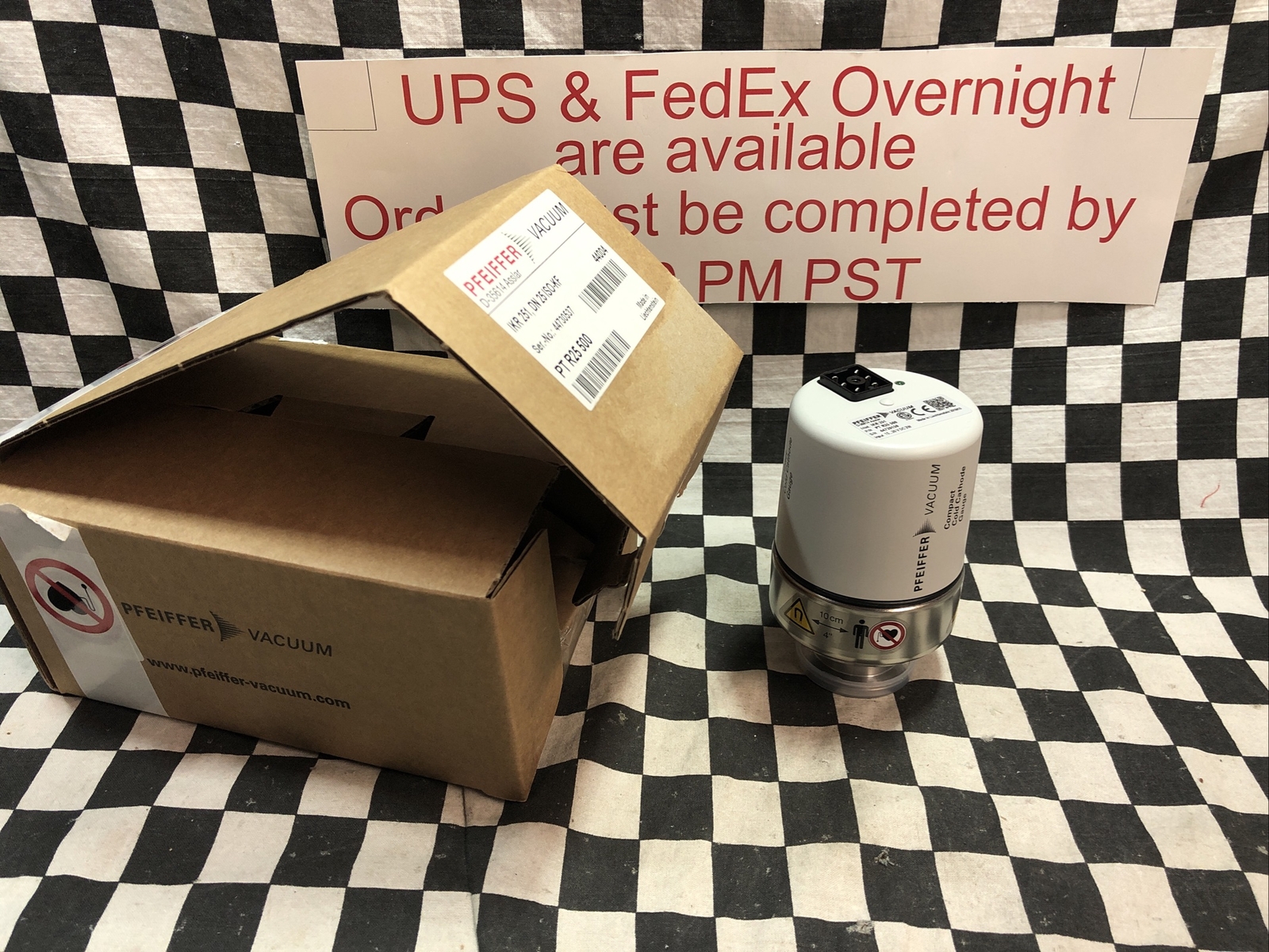 PFEIFFER Cathode Vacuum Gauge KF-25, PT R25 500, PTR25500, D-35614 ASSIAR,
