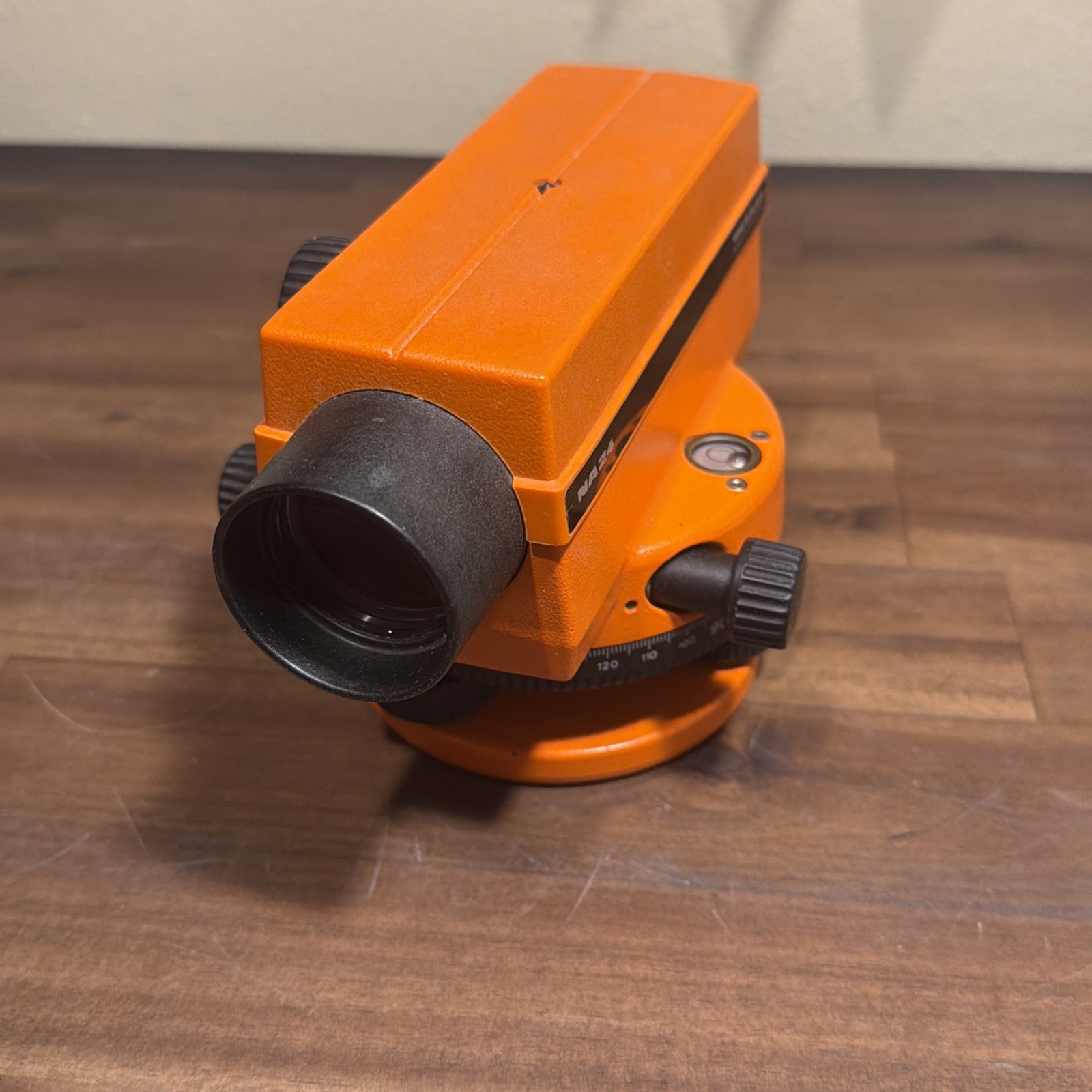 Leica Wild NA24 Automatic Level Tool w/ Original Case Orange