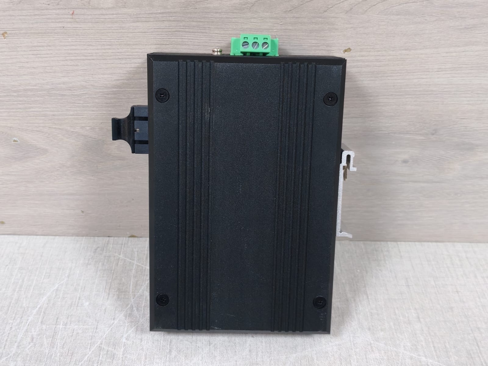 UOTEK UT-2604GSM-SC 4-Port 1000M Network Fiber Optical Transceiver