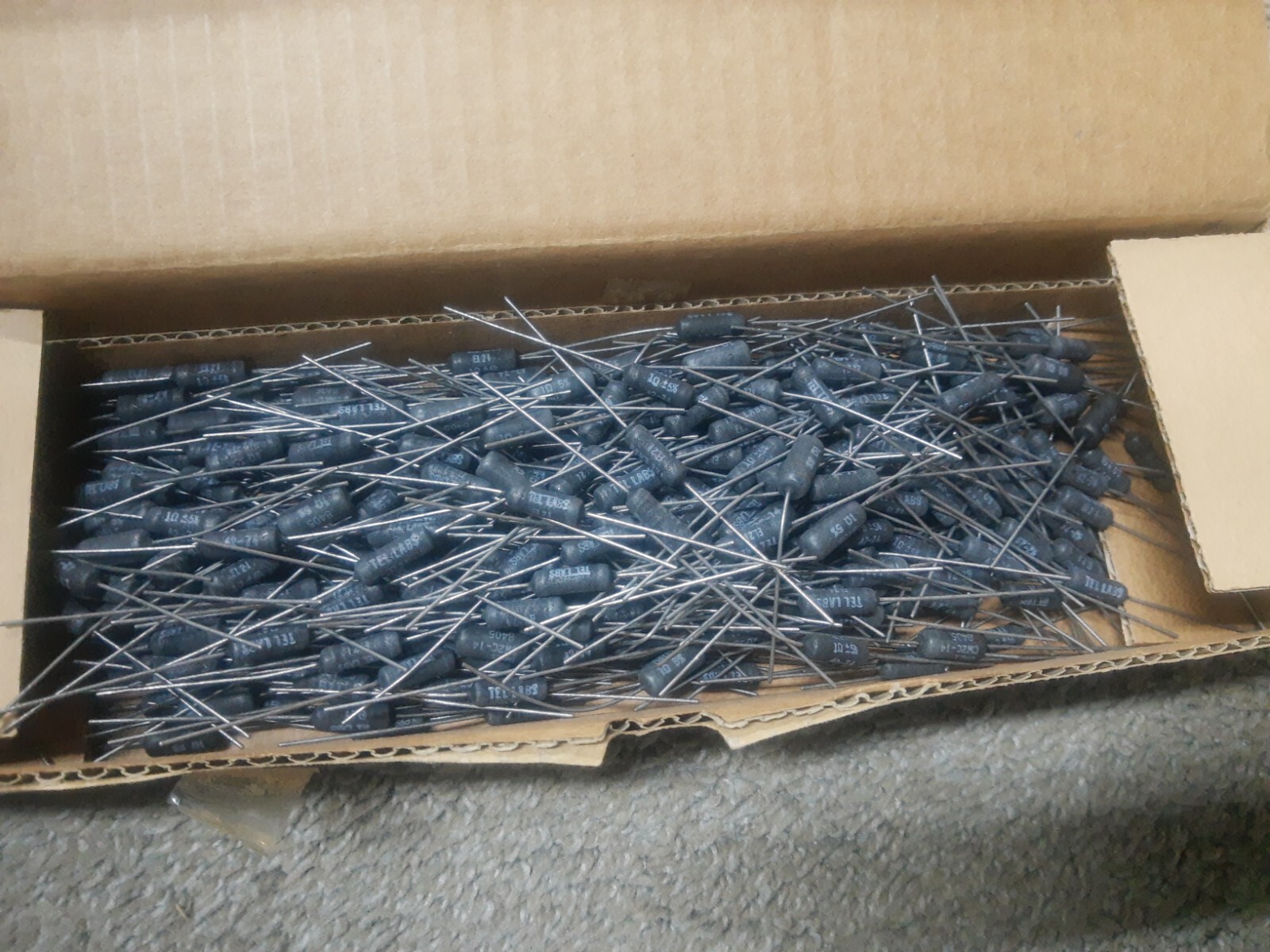 NEW LOT o 200+ Dale Tel Labs Resistors 3W Watt Flex Head 79f4828 5% # EL21 42-74