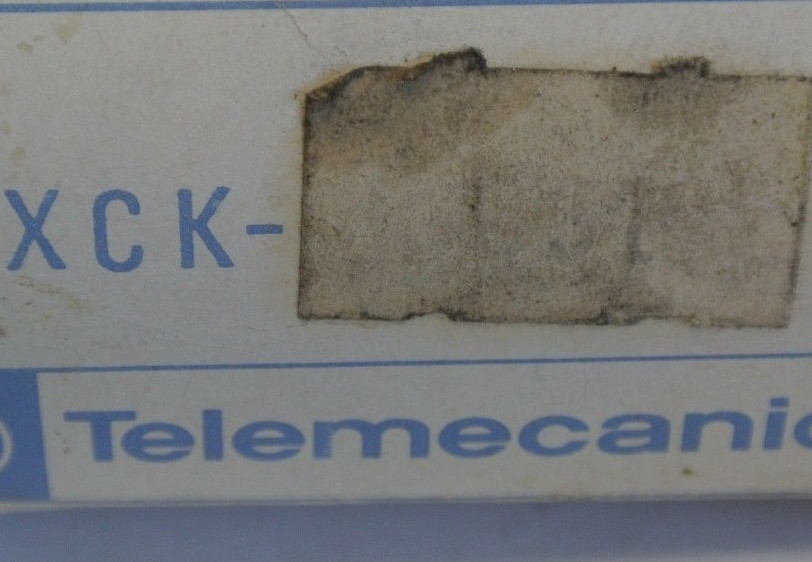 TELEMECANIQUE XCK-D31 LIMIT SWITCH ROLLER-TYPE HEAD – NEW SURPLUS- ZCK-31