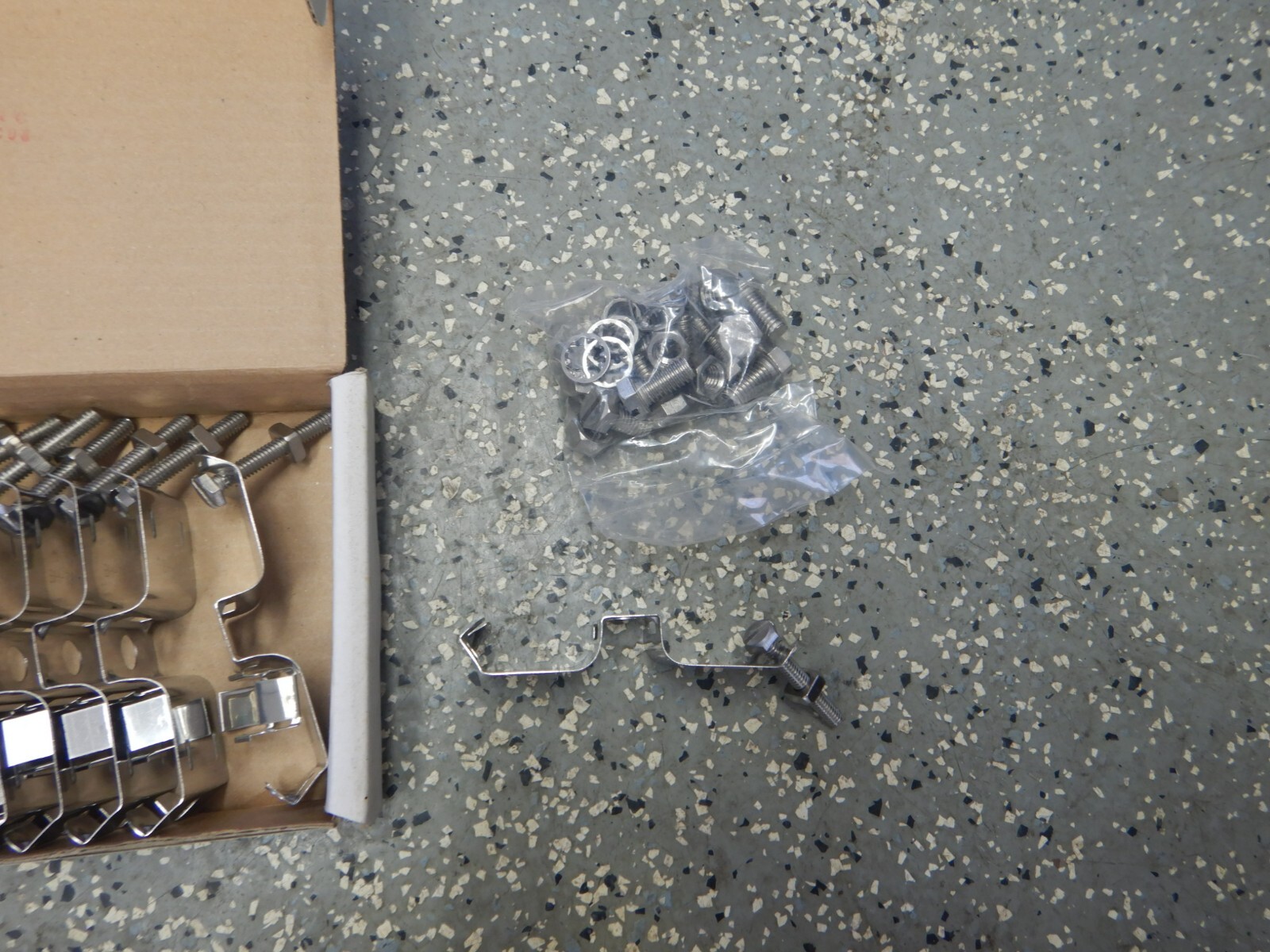 20 Andrew CommScope Butterfly 7/8 EW90 EW85 HANGER KIT 1070 Type Before 42396A-5