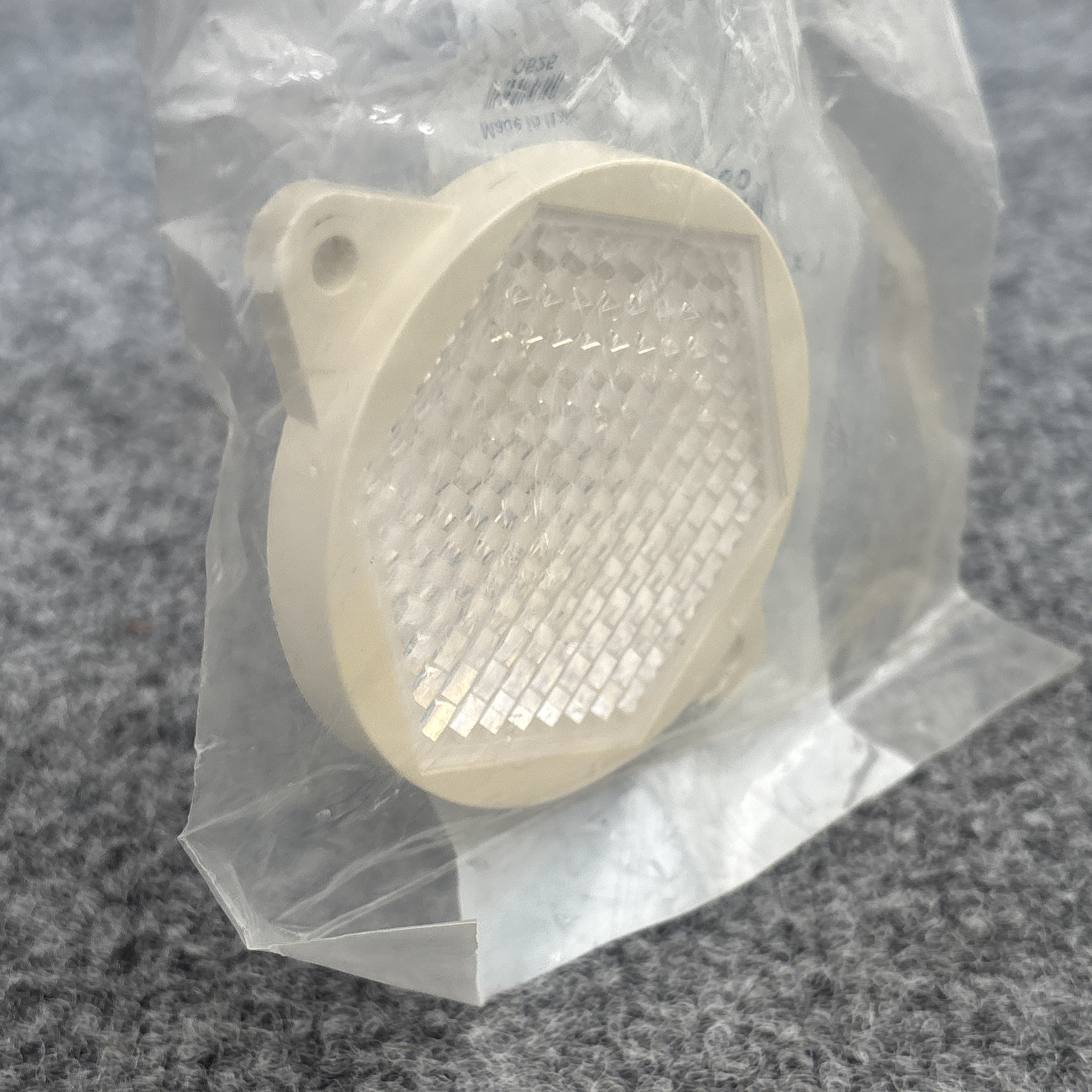 BALLUFF DLM R2-F346 Reflector White DLM R2-F346 New Other