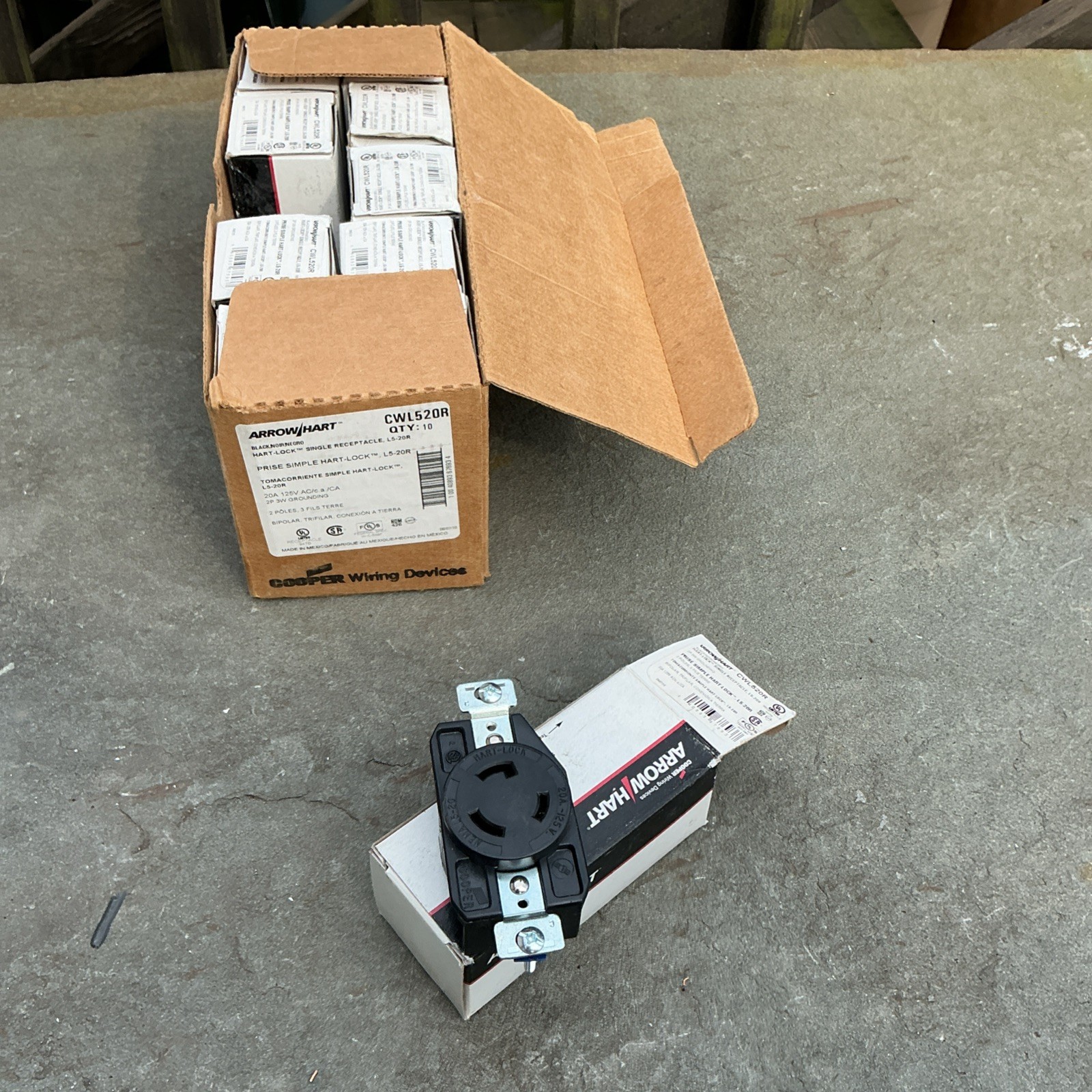 Arrow Hart L5-20 Receptacle, 20A, 125V, Used