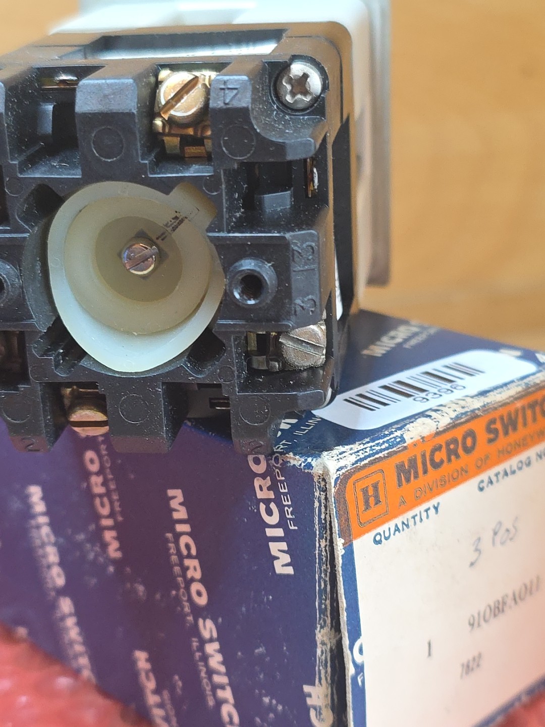 Micro Switch 910BFA011 Selector Switch 3 Position NEW