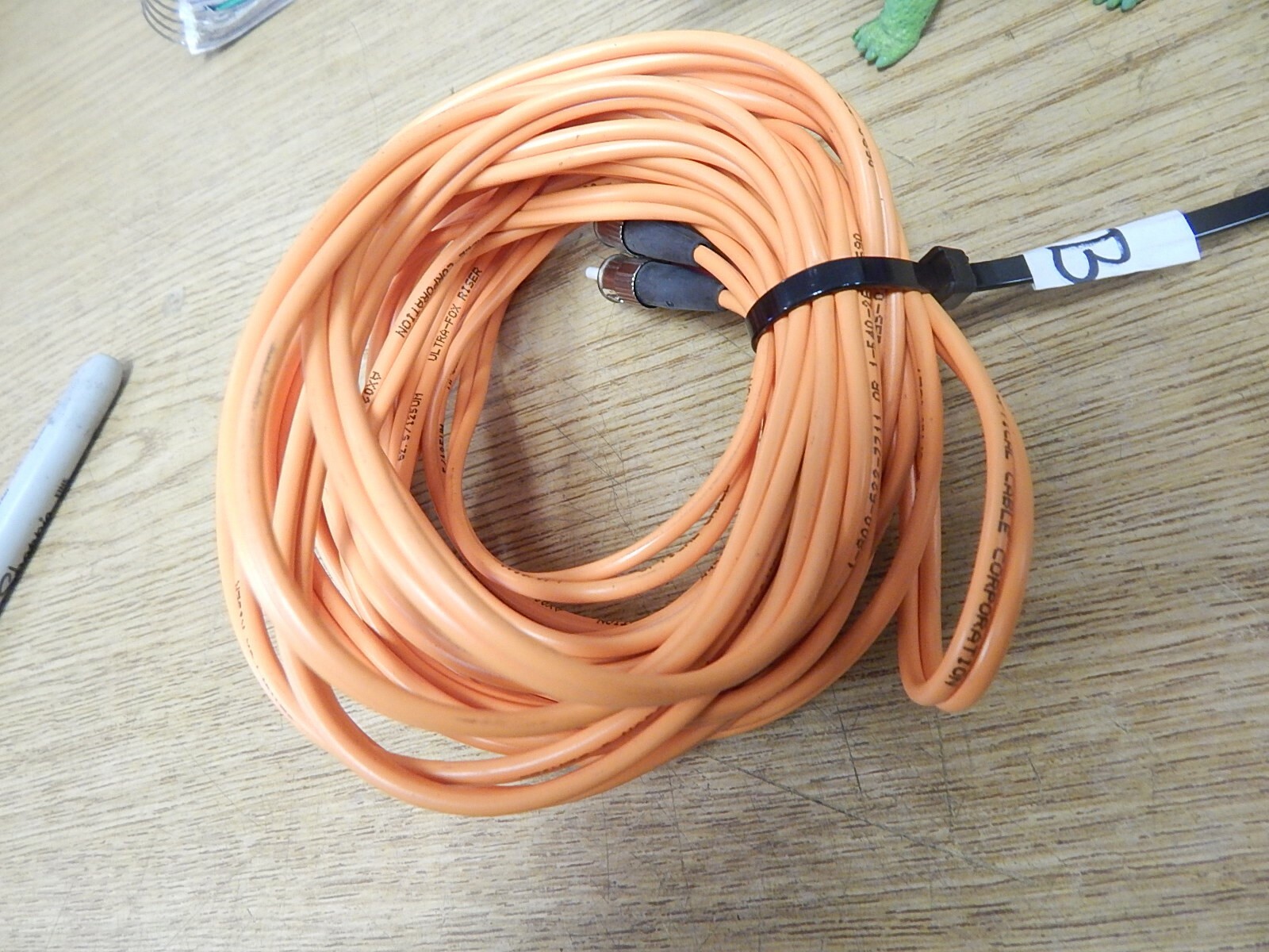 Optical Cable Corp 022556Ft AX02-030N-W 800″ Ultra Fox Riser OFNR