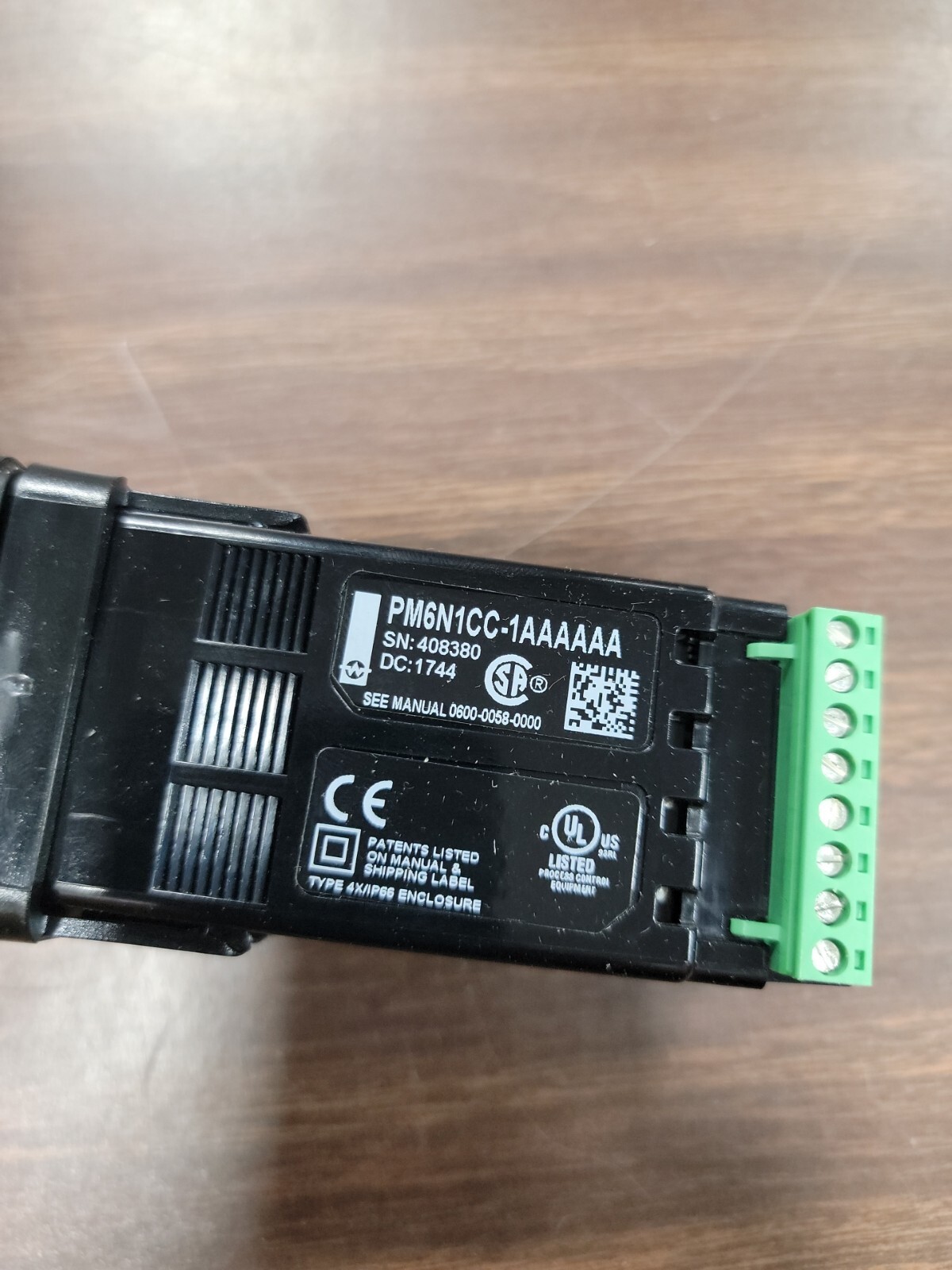 WATLOW PM6N1CC-1AAAAAA PANEL MOUNT TEMPERATURE CONTROLLER