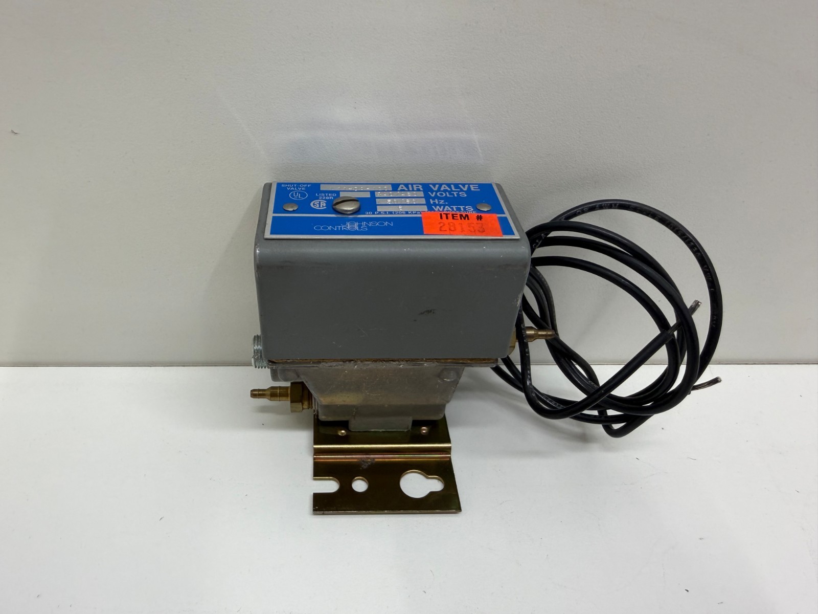 NEW OLD STOCK! JOHNSON 1/4″ BARB 3-WAY 440/480V SOLENOID VALVE V11HDA-100