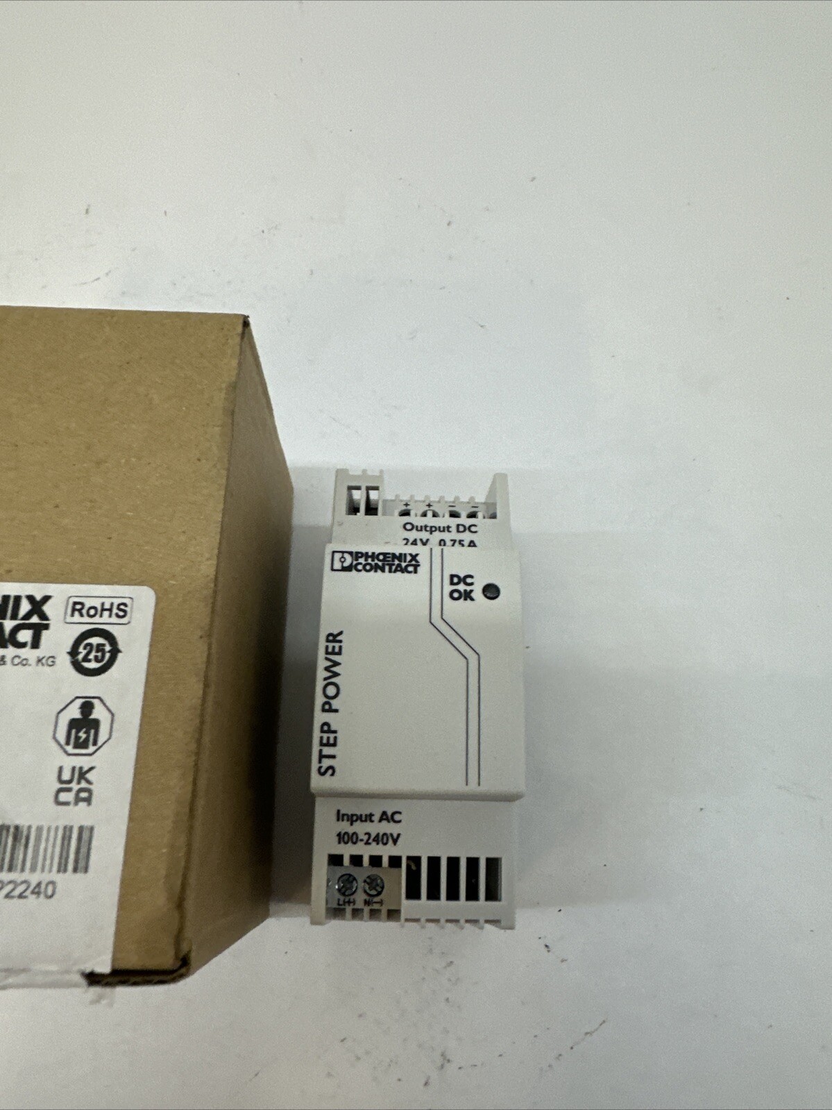 NEW Phoenix Contact 2868635, STEP-PS/ 1AC/24DC/0.75, Power Supply DIN Rail Mount