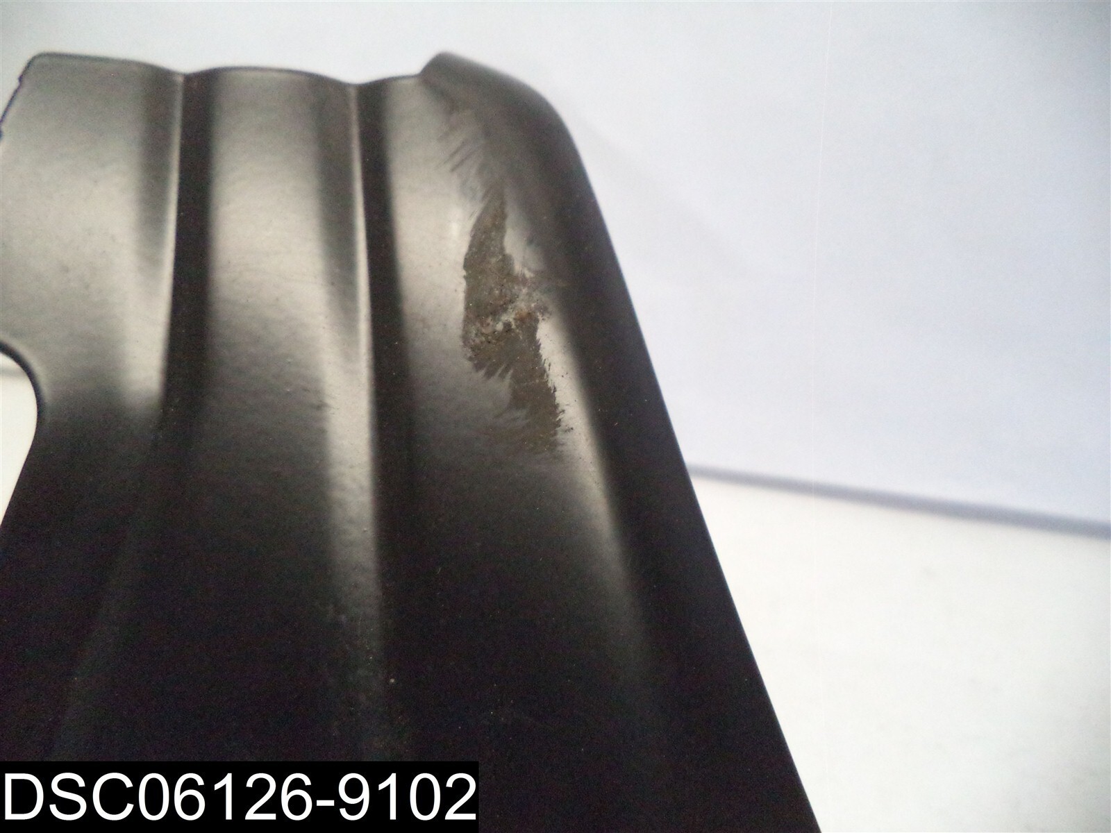 QTY=1 Pair SCRATCHED: 46 5176RH black shelf bracket
