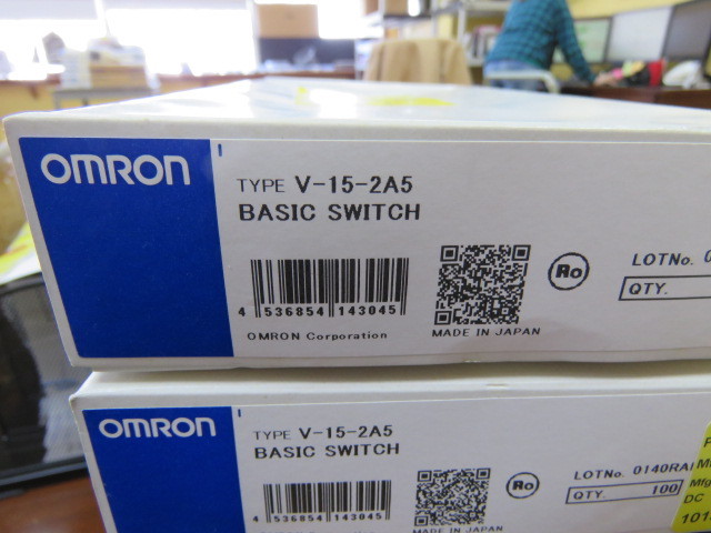 Omron Electronic Components V152A5 Qty of 10 per Lot SWITCH Switch pin plunger