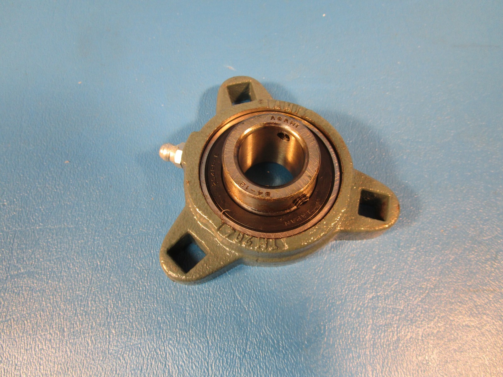 AMI BTM204-12 Flange-Mount Ball Bearing Unit – 3-Bolt Flange, 3/4 in Bore