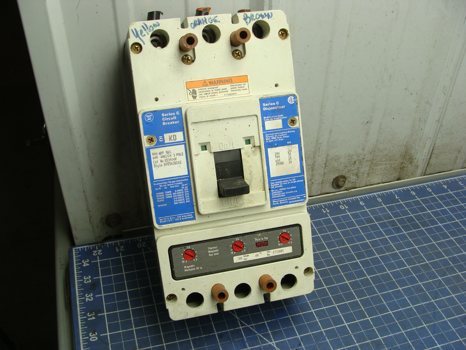 WESTINGHOUSE SERIES C CIRCUIT BREAKER KD3400F 400A 600VAC 3P STYLE 8985A38G02