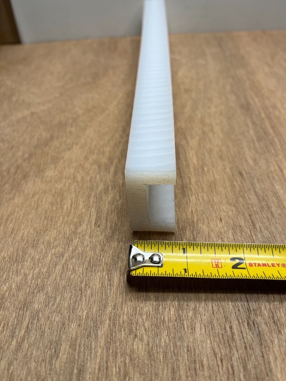 1-1/2″ W X 7/8″ H 12″ L 1/4″ Leg 1″ W Slot UHMW Polyethylene U-Channel White USA