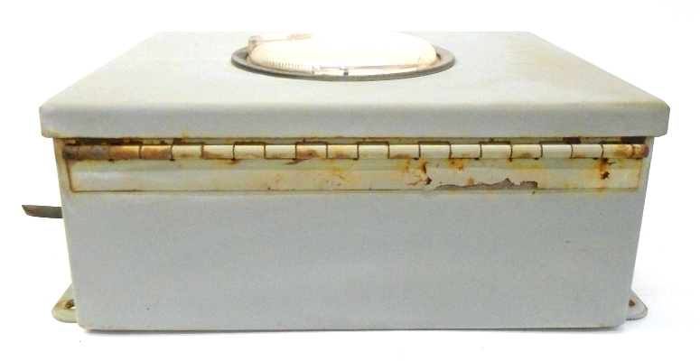 MAGNEHELIC GAUGE 2001C, 0″-1″ OF WATER, IN ENCLOSURE 10 1/2″ X 9″ X 4 1/2″