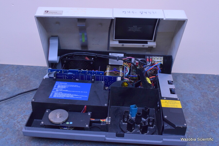 PHARMACIA LKB BIOCHROM ULTROSPEC III MODEL 80-2097-68 UV VISIBLE SPECTROPHOTOMET