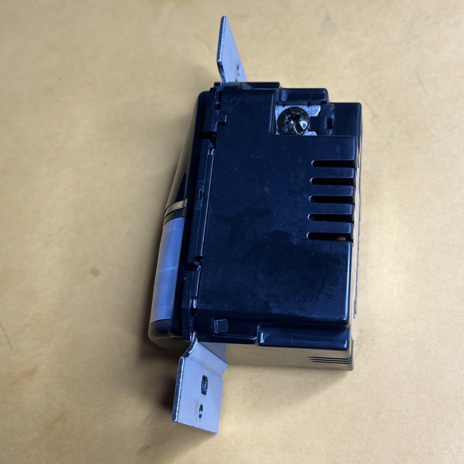 Watt Stopper WS-200-B Passive IR Automated Wall Switch 120-277 VAC 60 Hz Black