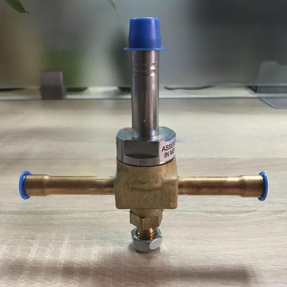 1PCS New for Emerson 200RB 3T3T Solenoid Valve 200RB3T3T Freight Free