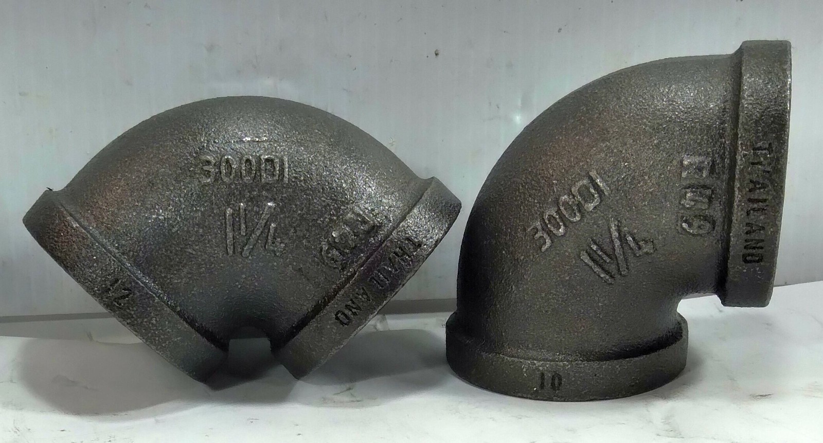 2 NEW PROFLO IBDI9H 1 ¼” 300# NPT BLACK DUCTILE IRON 90° ELBOWS NNB *MAKE OFFER*