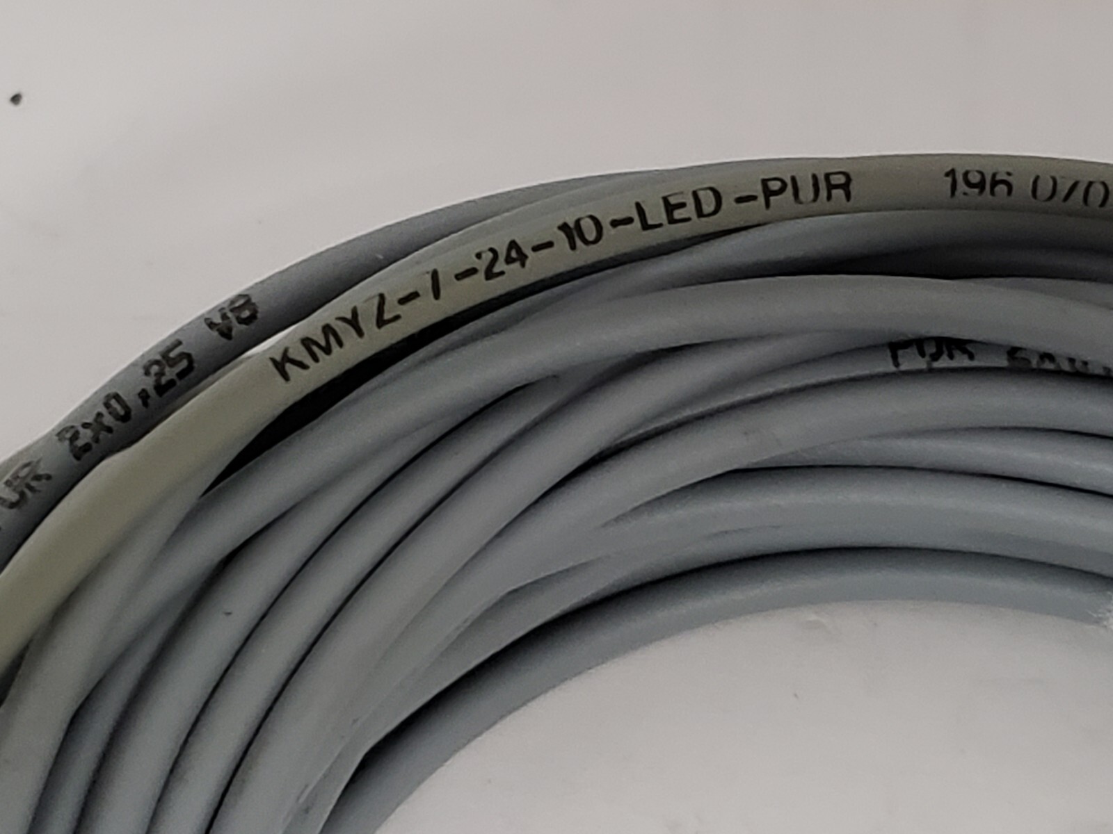 FESTO KMYZ-7-24-10-LED-PUR CABLE W/PLUG SOCKET ANGLED 2 WIRE NNB
