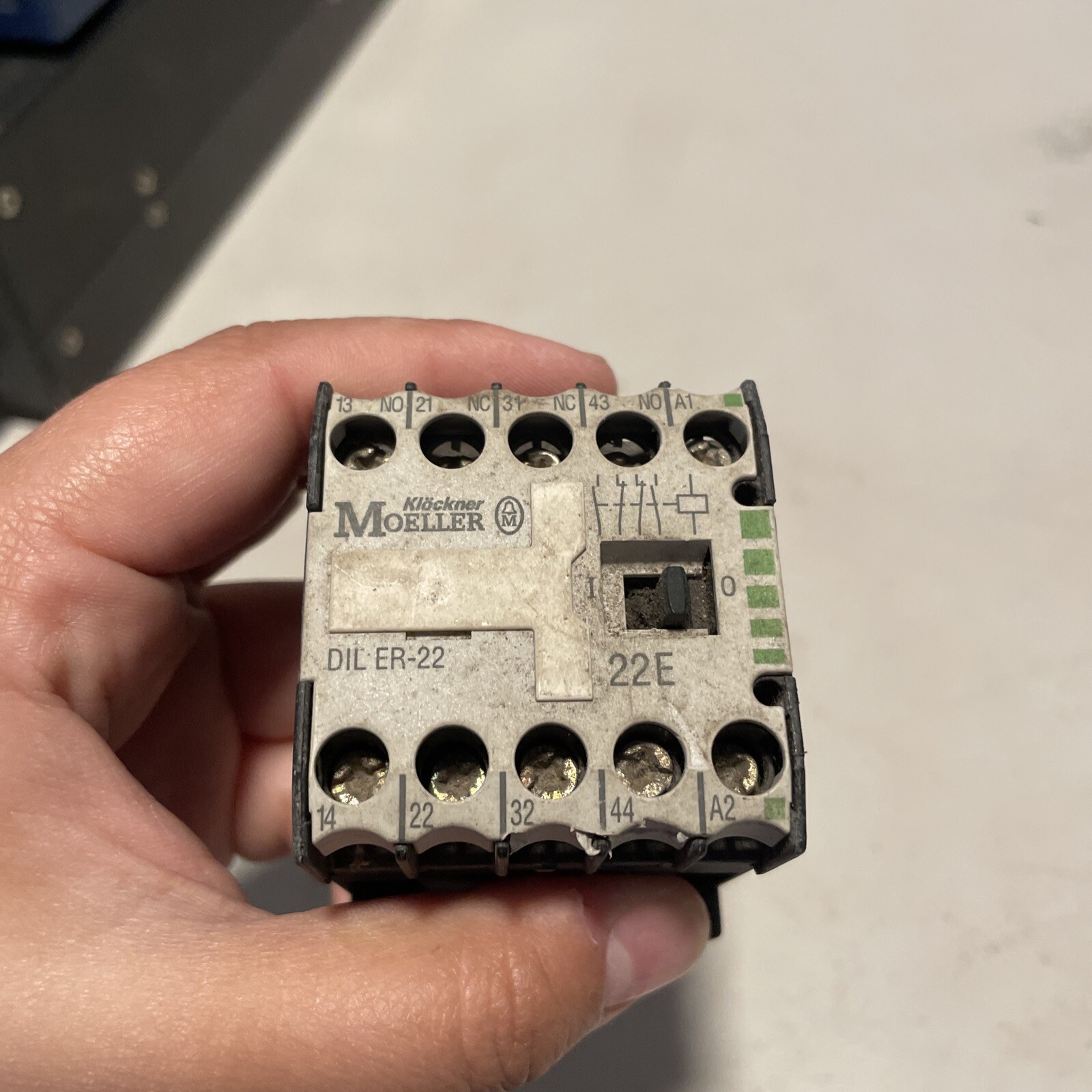 KLOCKNER-MOELLER DIL ER-22 CONTACTOR RELAY – 22E