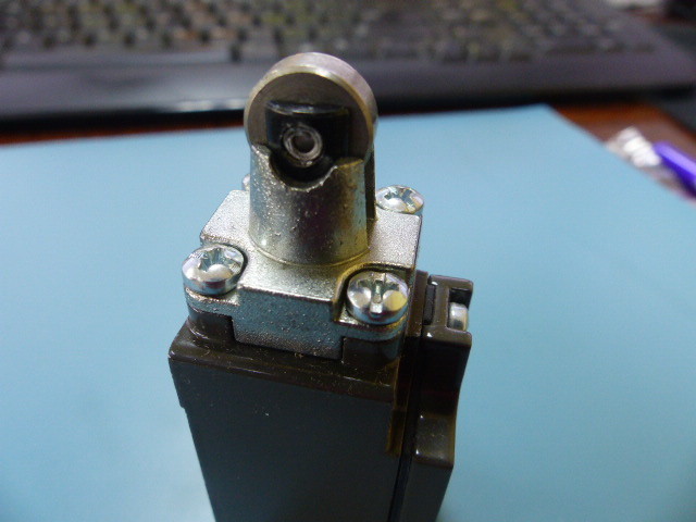 Ersce E100-00-BM-13 Qty of 1 per Lot 30mm Limit Switches AC15 6A/230V