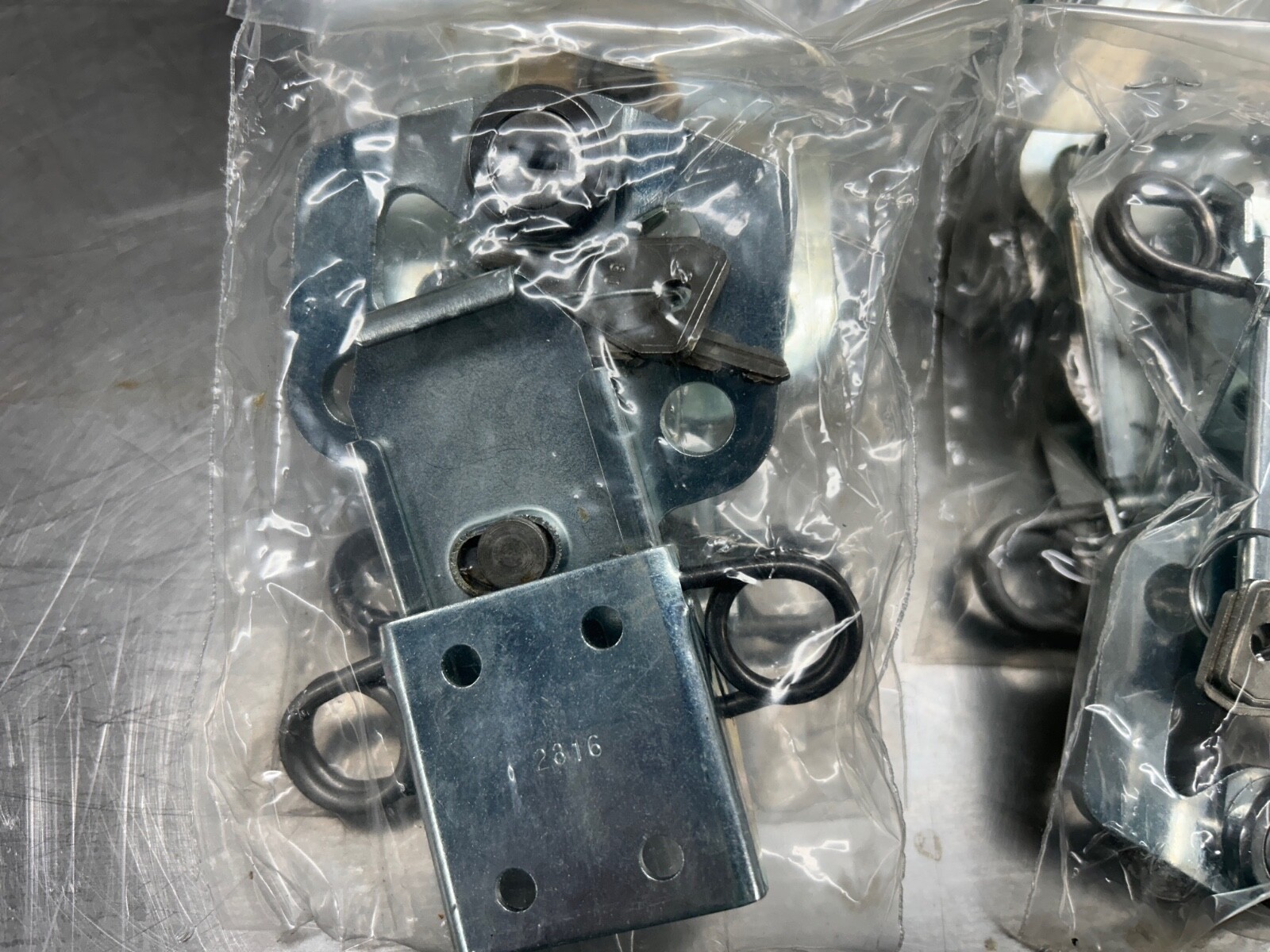 Lot of 69 Southco K5-2813-07 Draw Latch and 64 Southco 2811X Stainlesst plate